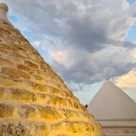 I Trulli E La Di Uma Villa