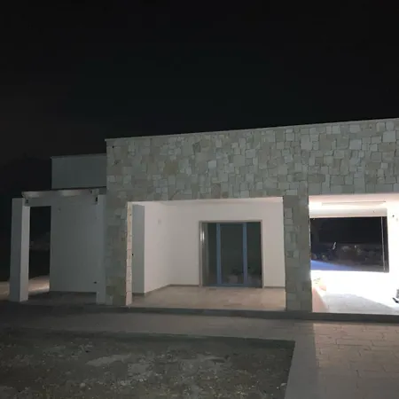 I Trulli E La Di Uma Villa *