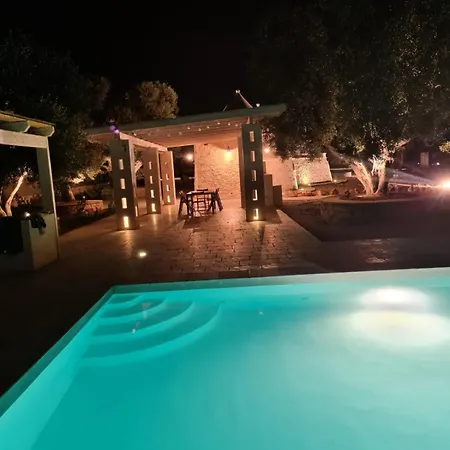 I Trulli E La Di Uma Villa *