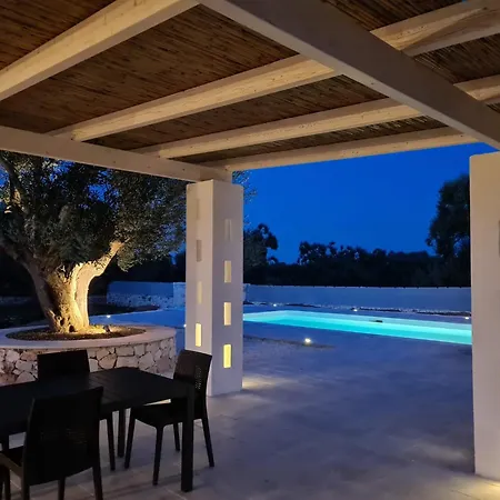 I Trulli E La Di Uma Vila *